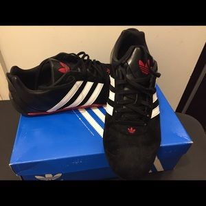 Gentle use Adidas Goodyear OS